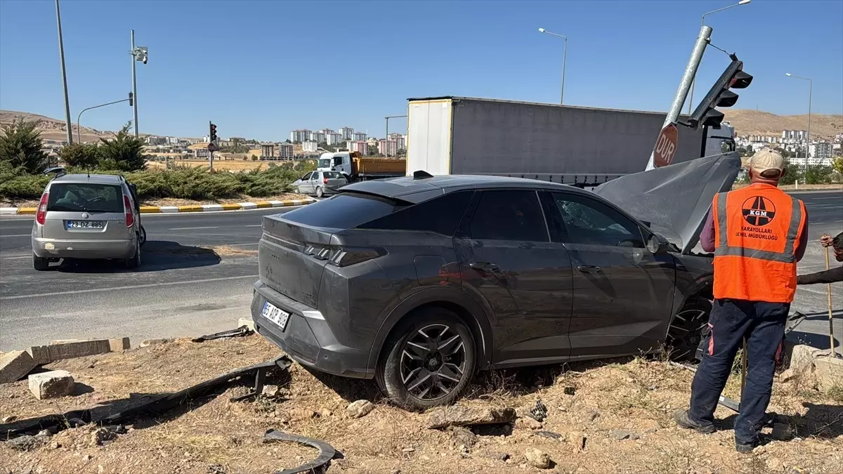 Elazığ'da Trafik Kazası: 5 Yaralı