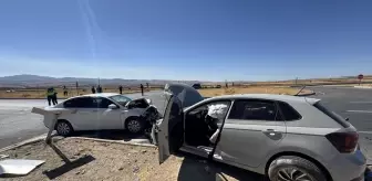 Elazığ'da Otomobil Kazası: 1'i Ağır 8 Yaralı
