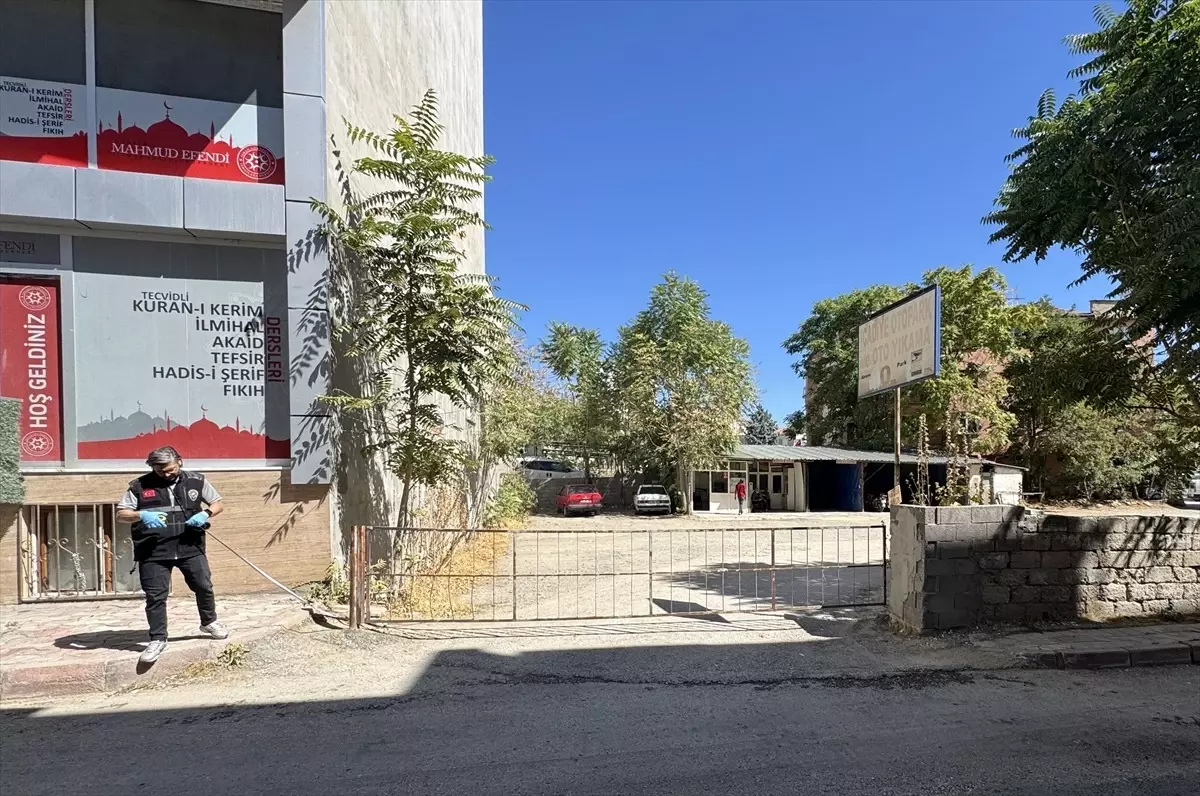 Elazığ'da Otoparka Pompalı Tüfekle Ateş Açıldı: 1 Yaralı