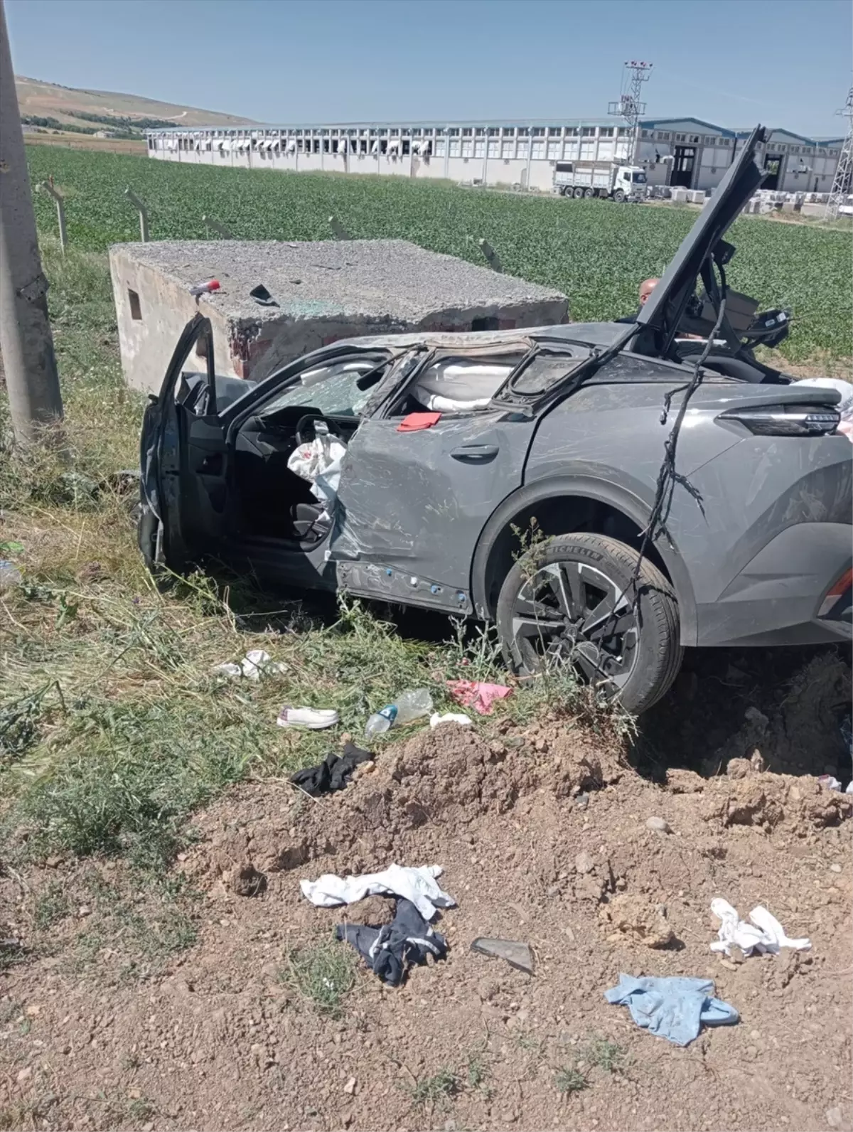 Elazığ'da Otomobilin Şarampole Devrilmesi Sonucu 4 Yaralı