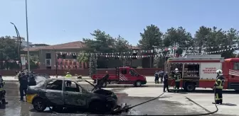 Elazığ'da Taksinin Alev Alması Sonucu Sürücü Yaralandı