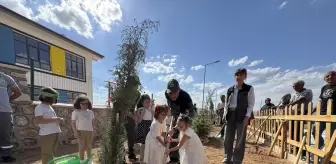 Elazığ'da Anaokulu Öğrencileri 'Yeşil Vatan' Temasıyla Fidan Dikti