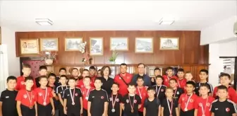 Elmalı Belediyesi'nden Şampiyon Sporculara Ödül