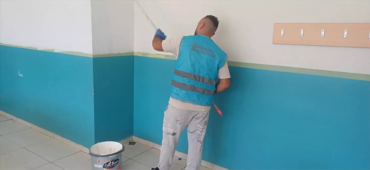 Hükümlülerden Eğitim Projesi: Okul Duvarlarını Boyadılar