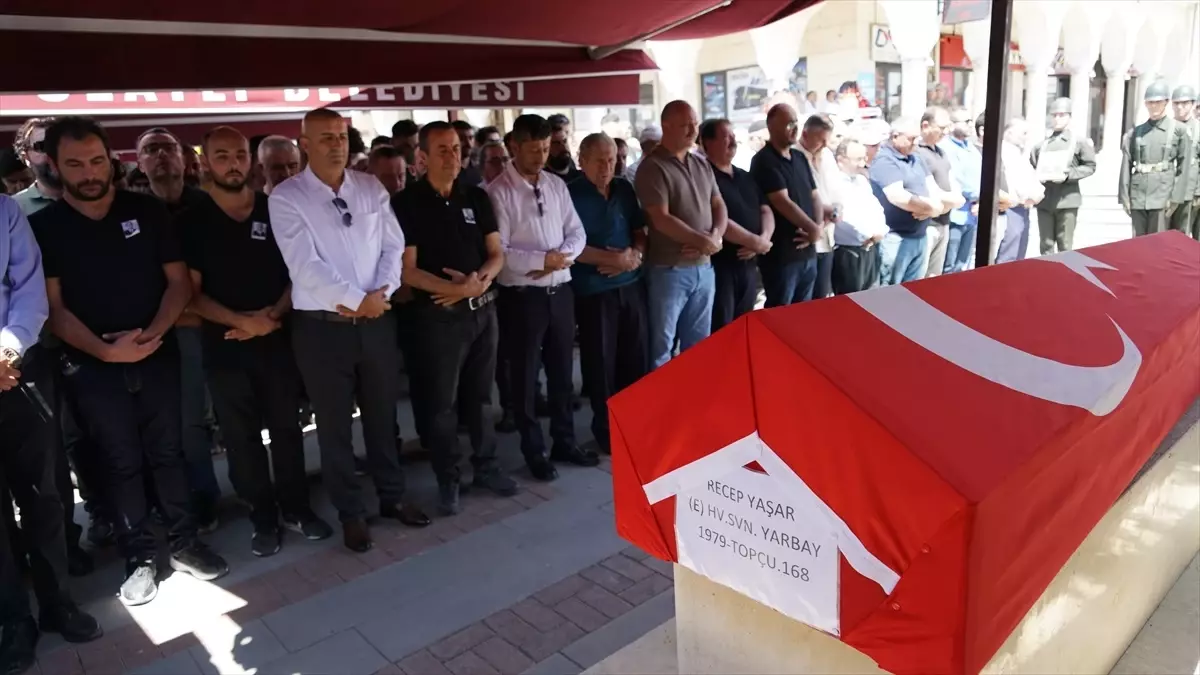Emekli Topçu Yarbay Recep Yaşar Son Yolculuğuna Uğurlandı