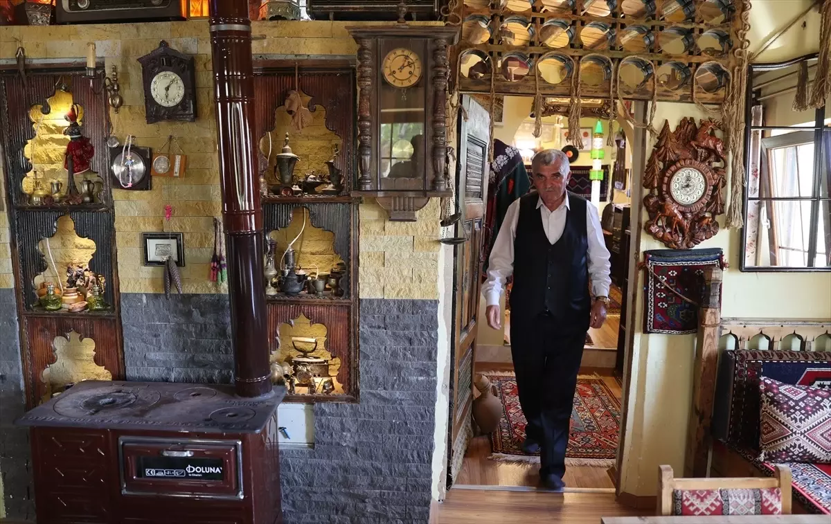 Antika Eşyalarla Dolu 'Müze Evi' Nostalji Yaşatıyor