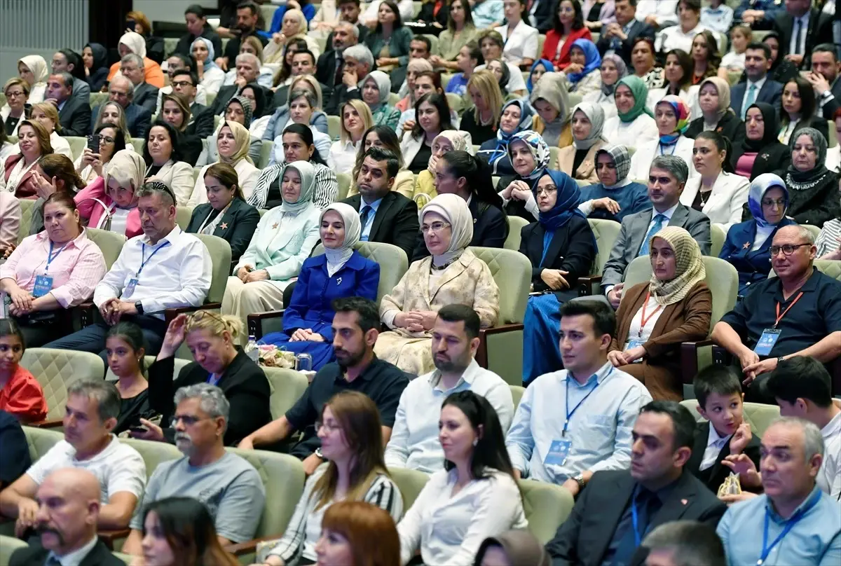 Emine Erdoğan, 'Koruyucu Aile Günü' programında konuştu Açıklaması