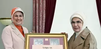 Emine Erdoğan, Türk Kızılay'a kurban bağışında bulundu
