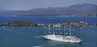 Club Med 2 Yelkenli Yolcu Gemisi Fethiye Körfezi'ne Demirledi