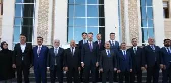 Bakan Bayraktar: Adıyaman Ayağa Kalkmış Bir Şehir