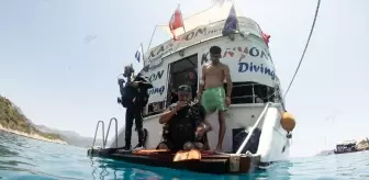 Bacaklarını Kaybeden Rekortmen Dalgıç, Hayata Sporla Tutunuyor