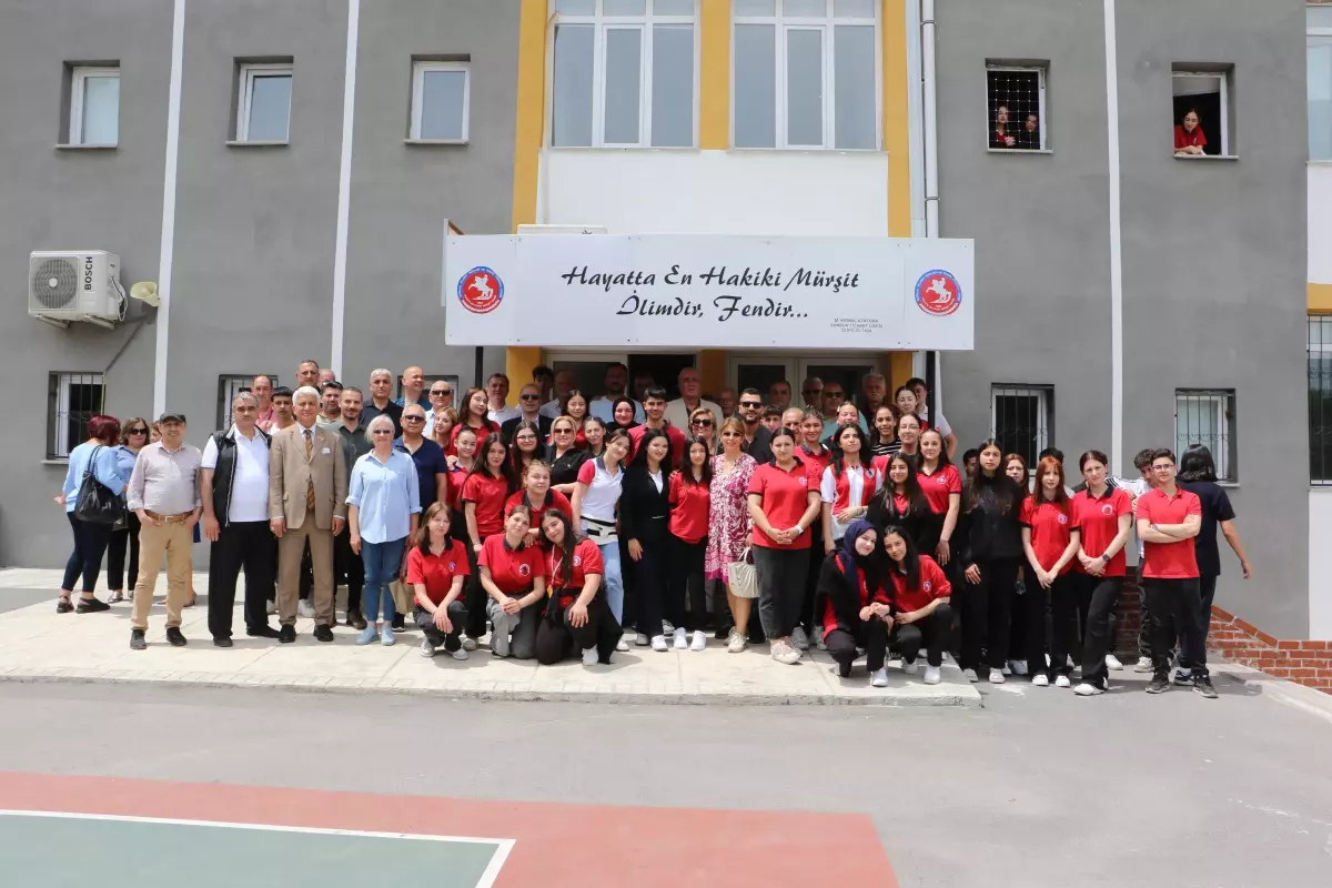 45 Yıllık Beden Eğitimi Öğretmeni Eray Çelebi Emekli Oldu