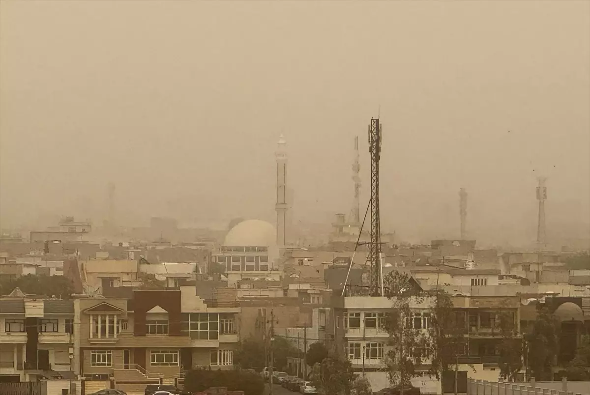 Erbil’de Kum Fırtınası Hava Kalitesini Düşürüyor