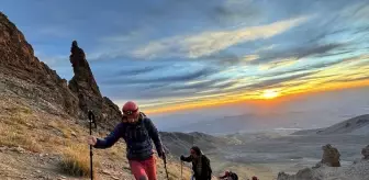 Erciyes'te İlk Kez Tarifeli Zirve Tırmanışları Başladı