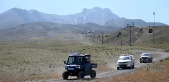 Erciyes Dağı'nda Mahsur Kalan Genç Dağcı Kurtarıldı