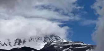 Erciyes Dağı'na Mayıs'ta Kar Yağdı