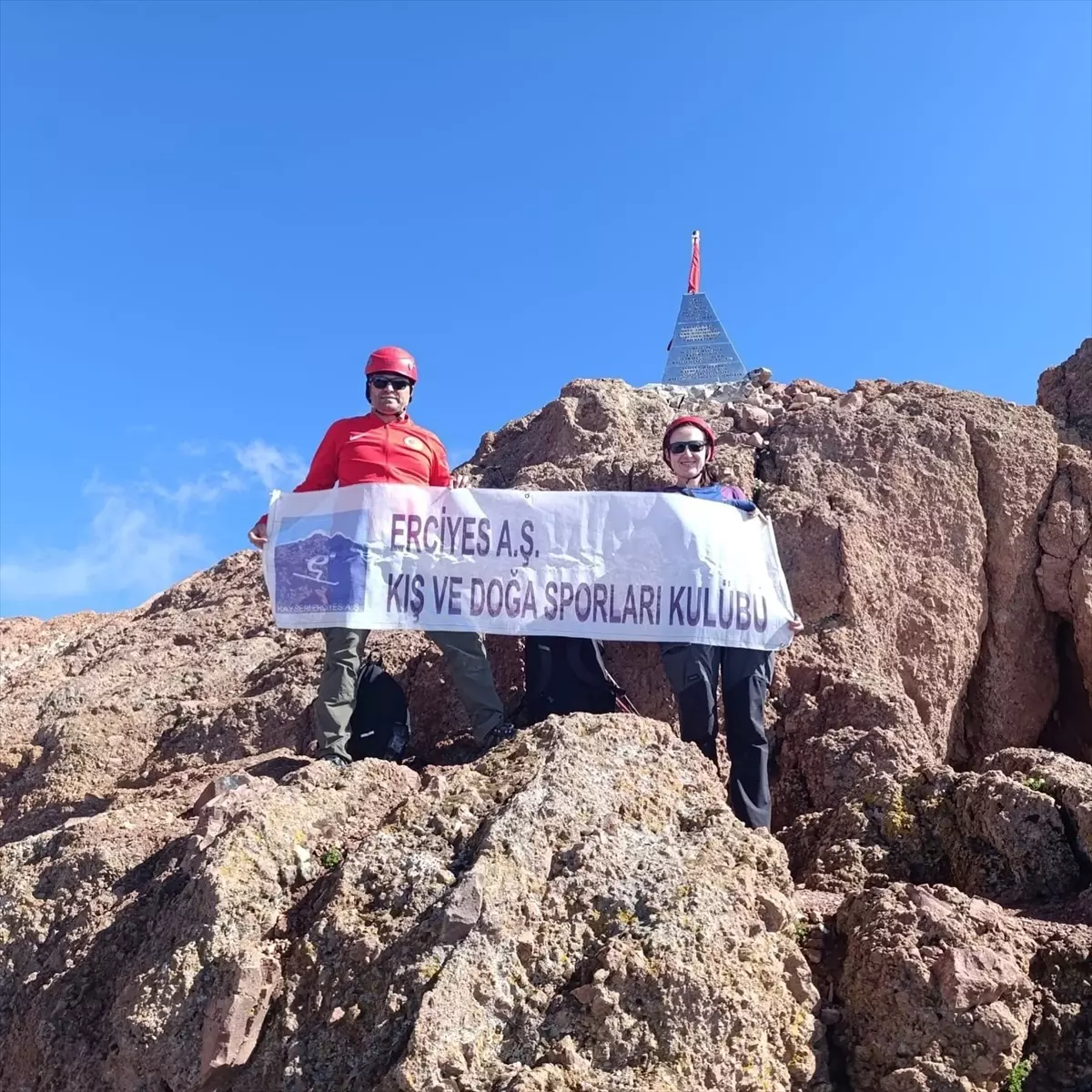 Erciyes'te İlk Zirve Tırmanışı Başarıyla Gerçekleştirildi