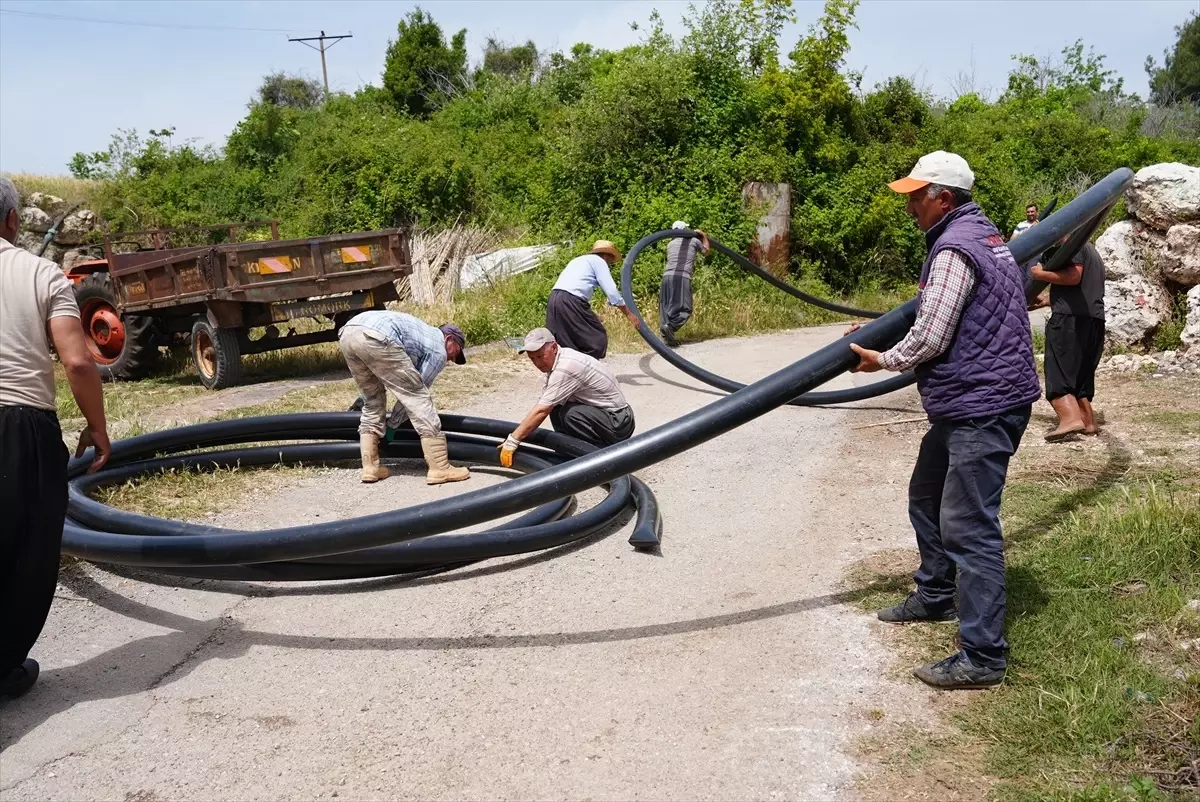 Erdemli Belediyesi'nden Çiftçilere Sulama Borusu Desteği
