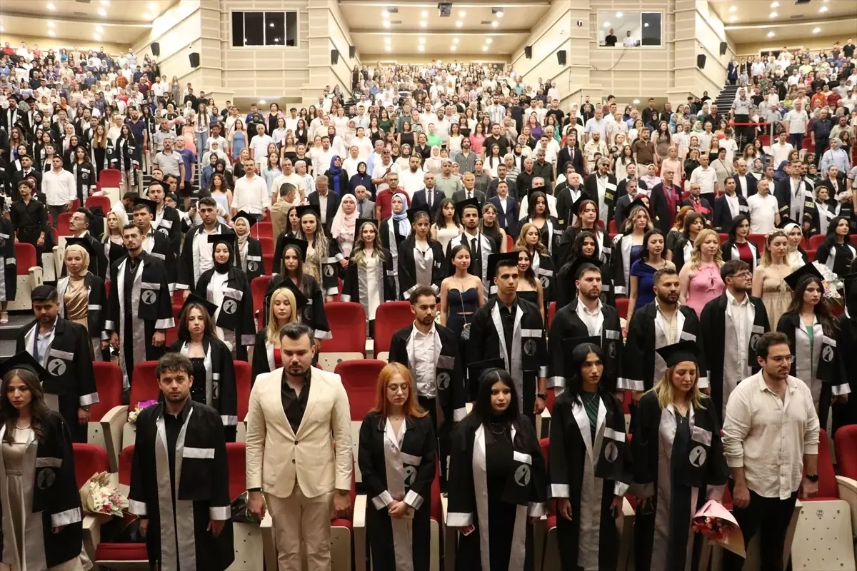 Erciyes Üniversitesi İletişim Fakültesi Mezuniyet Töreni Düzenlendi