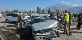 Erzincan'da Zincirleme Trafik Kazası: 5 Yaralı