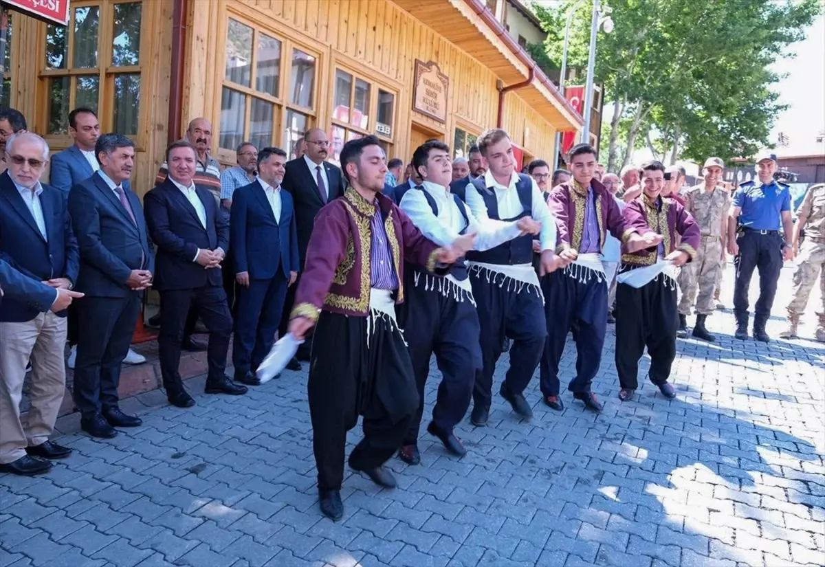 Kemaliye'de 46. Uluslararası Kültür ve Doğa Sporları Şenliği Başladı