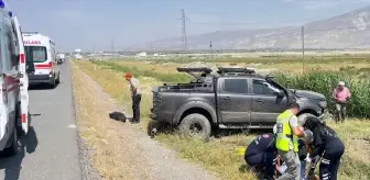 Erzincan'da Kamyonet Devrildi: 3 Yaralı