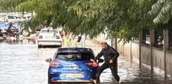 Erzincan'da Sağanak ve Fırtına Hayatı Olumsuz Etkiledi