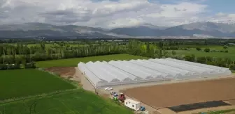 Erzincan'da Üreticilere Hibe Sera Naylonu Desteği