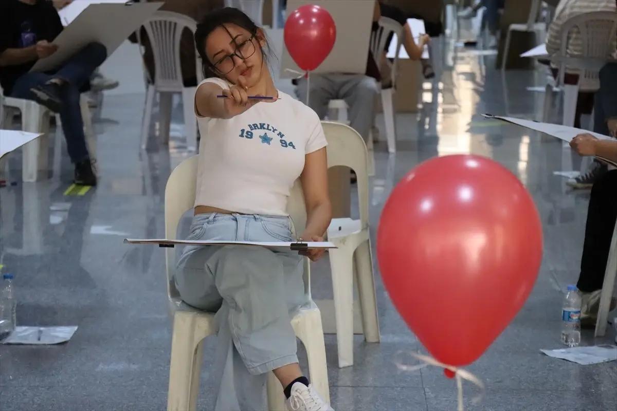 EBYÜ'de Güzel Sanatlar Fakültesi Resim Bölümü Sınavı Yapıldı