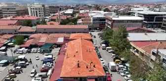 Erzincan'da Yangın Sonrası Dükkanların Çatısı Yeniden Yapıldı