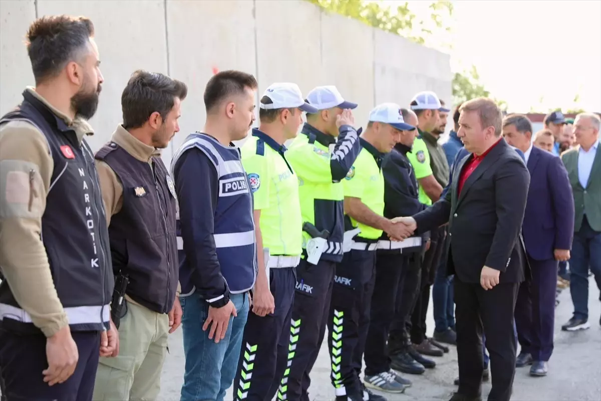 Erzincan Valisi Aydoğdu'dan Güvenlik Güçlerine Kurban Bayramı Ziyareti