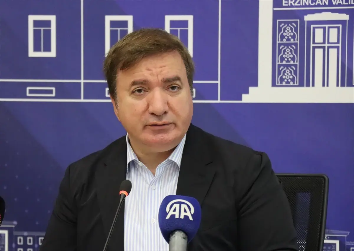 Erzincan Valisi Hamza Aydoğdu, muhtarlarla bir araya geldiği toplantıda konuştu Açıklaması