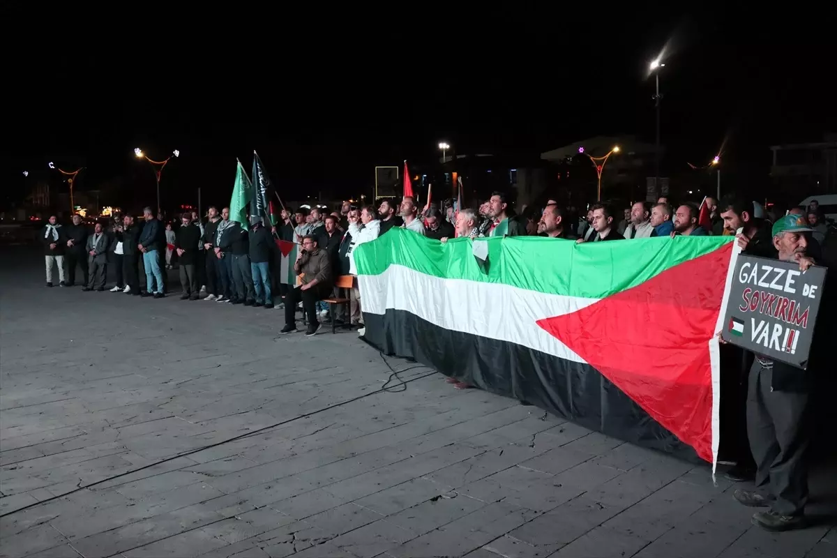 Küresel Sumud Filosu'na Destek İçin Türkiye'nin Üç Şehrinde Protesto