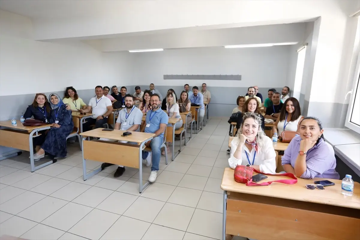 Erzurum Anadolu Lisesi'nde 1. Geleneksel Mezun Şenliği Düzenlendi