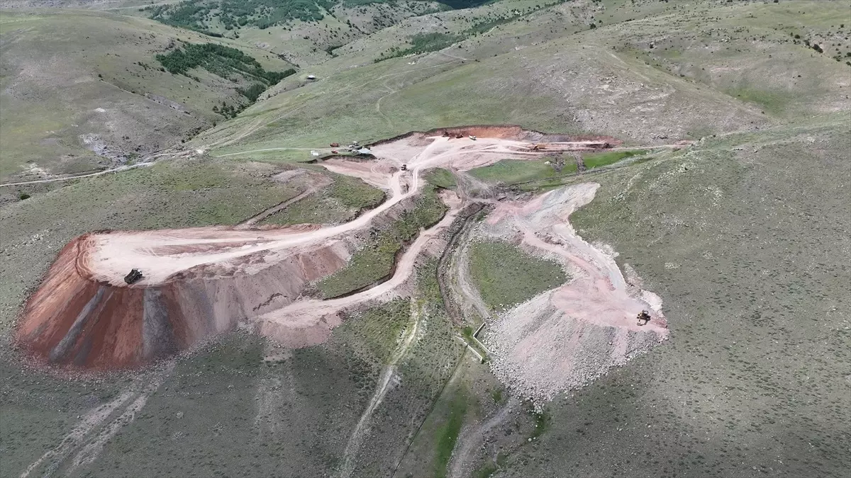 Erzurum'da 16 bin dekar arazinin sulanmasında kullanılacak 3 göletin yapımı sürüyor