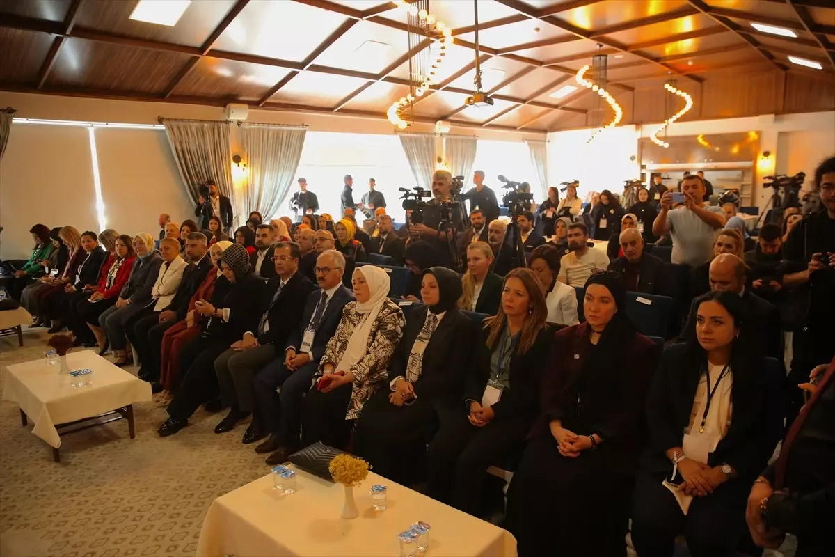 Erzurum'da 'Aile İçin Dijital Eğitim ve Psiko-Sosyal Destek Çalıştayı' düzenlendi