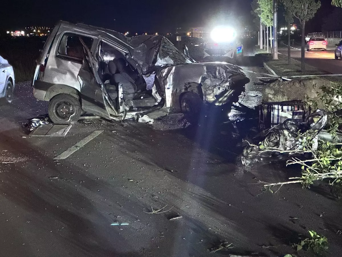 Erzurum'da Trafik Kazası: 1 Ölü, 2 Yaralı