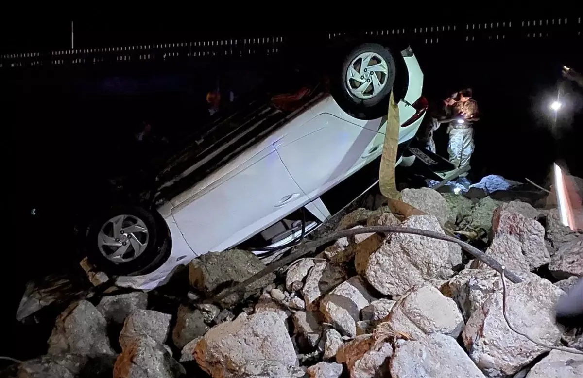 Erzurum'da Köprüden Düşen Otomobilde 1 Ölü, 1 Yaralı