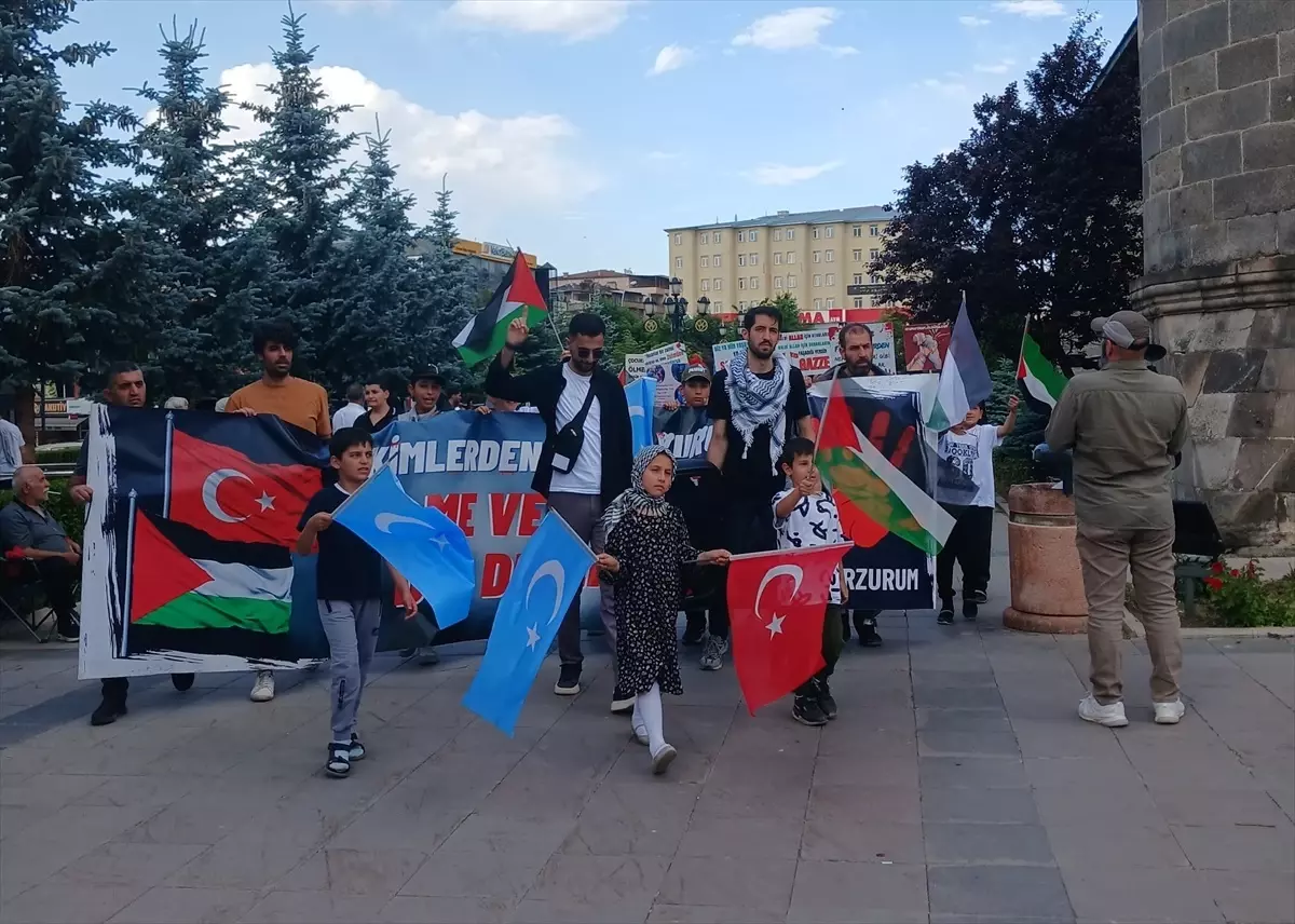 Erzurum'da Sağlıkçılardan Gazze'ye Destek Yürüyüşü