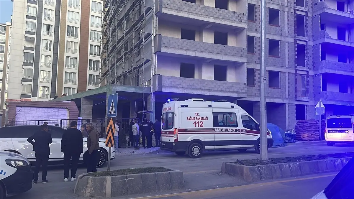 Erzurum'da İnşaat Halindeki Apartmandan Düşen İşçi Hayatını Kaybetti