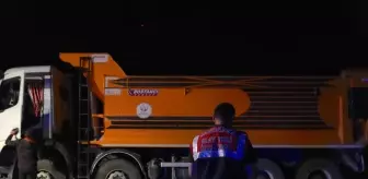 Erzurum'da Kamyonun Çarpması Sonucu 5 İşçi Yaralandı