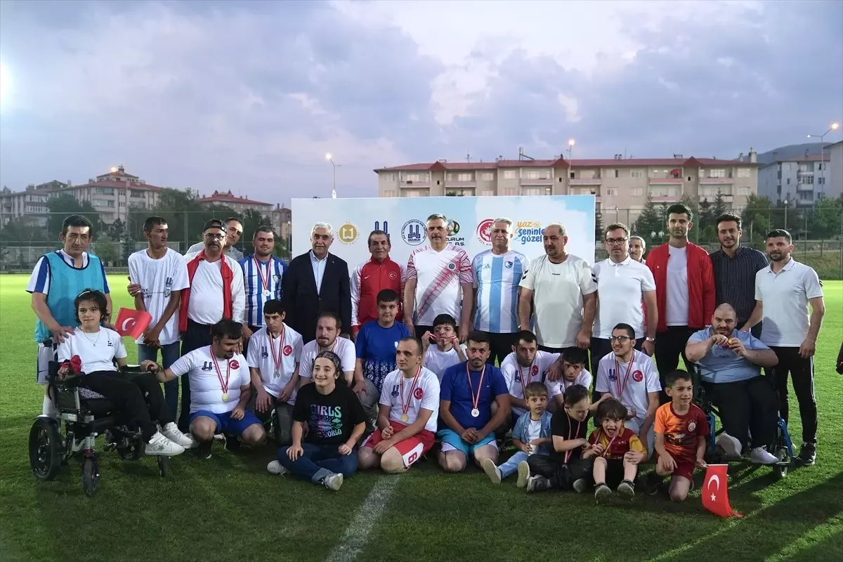 Erzurum'da Özel Bireylerle Futbol Maçı Düzenlendi