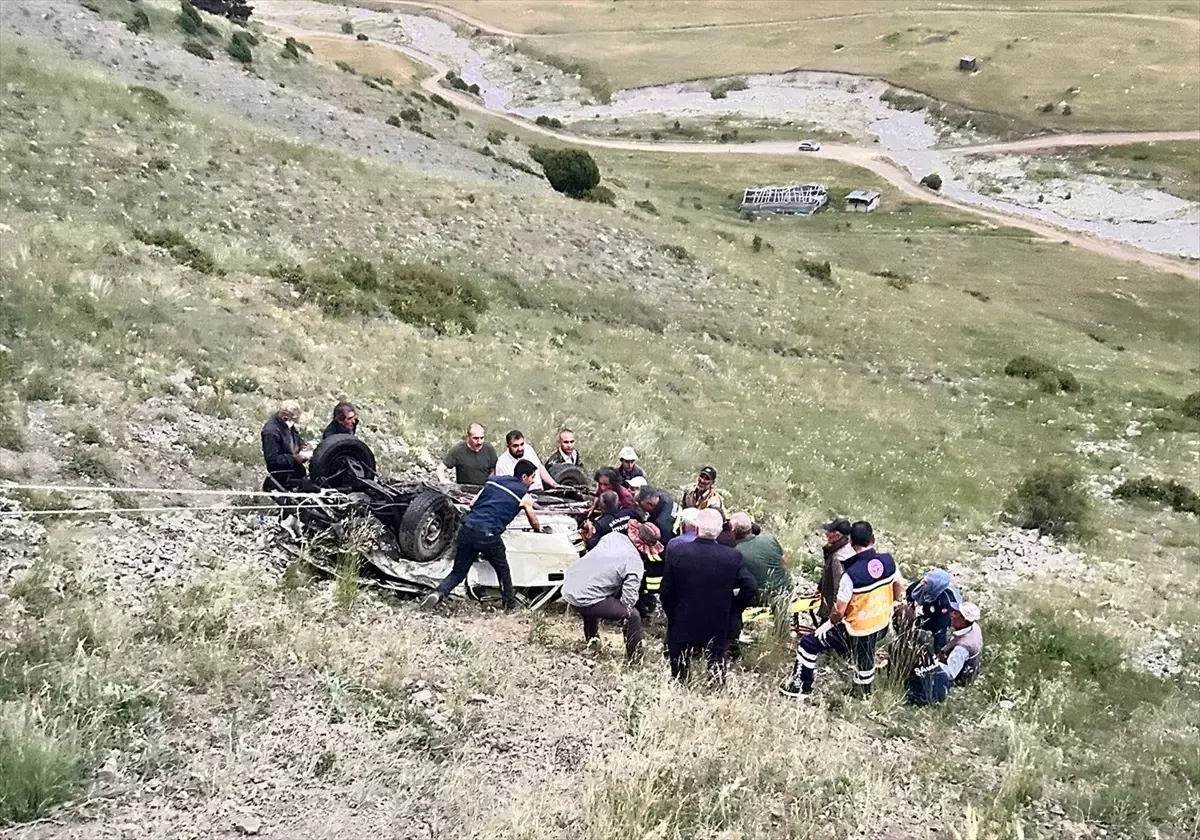 Erzurum'da Kamyonet Devrildi, Sürücü Hayatını Kaybetti