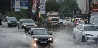 Erzurum'da Şiddetli Sağanak Hayatı Olumsuz Etkiledi