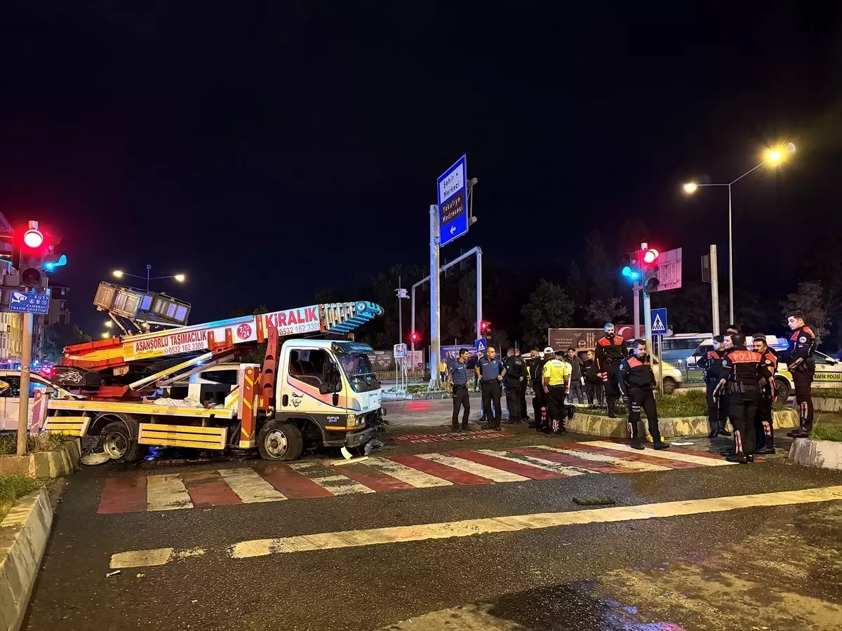 Erzurum'da Trafik Kazası Sonrası Kavga: 3 Yaralı