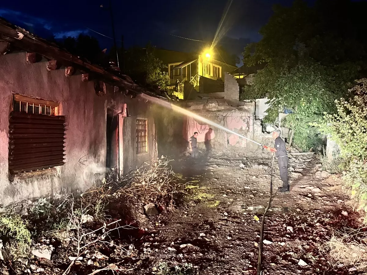 Erzurum'da Müstakil Evde Yangın: Ev Kullanılamaz Hale Geldi