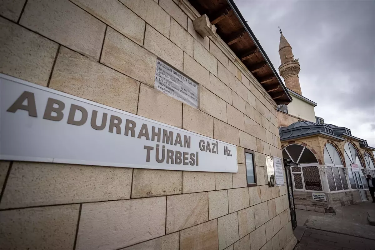 Abdurrahman Gazi Türbesi'nin Restorasyon Çalışmaları Başladı