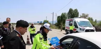 Jandarma, Kurban Bayramı'nda Trafik Denetimlerini Sürdürüyor