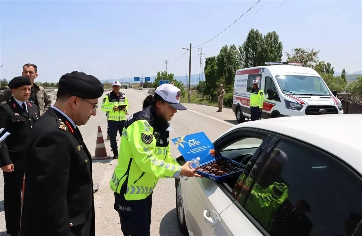 Jandarma, Kurban Bayramı'nda Trafik Denetimlerini Sürdürüyor