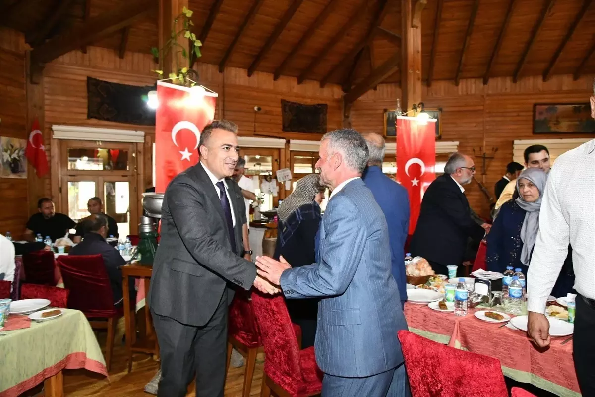 Erzurum ve Ardahan'da 15 Temmuz dolayısıyla gazi ve şehit yakınları onuruna yemek verildi
